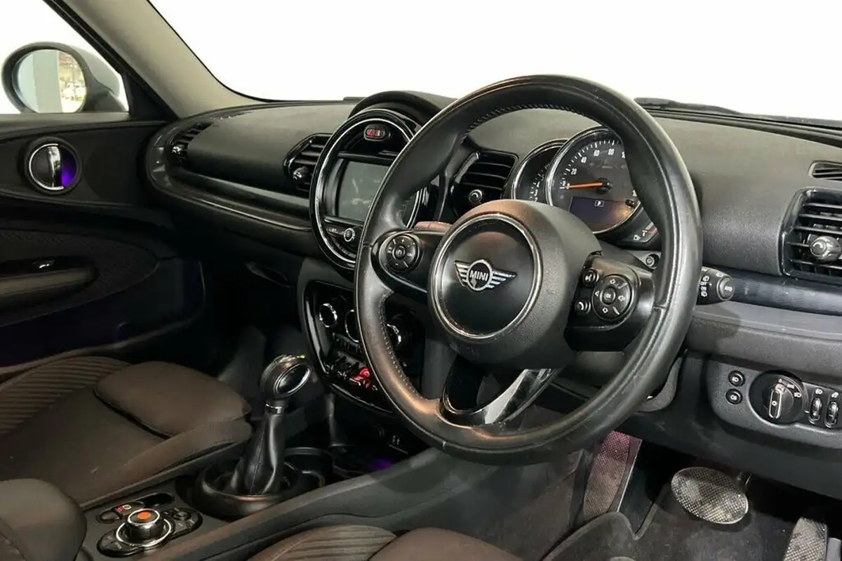 2018-mini-clubman-15-cooper-ss-auto-big-6