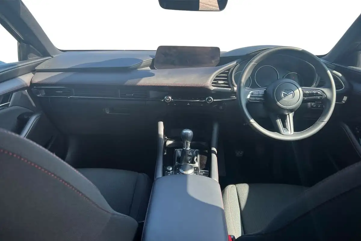 2024-mazda-mazda3-25-e-skyactiv-g-homura-big-10