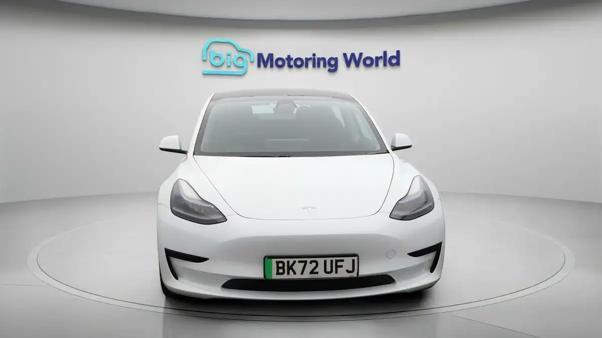 2022-tesla-model-3-e-rwd-big-2