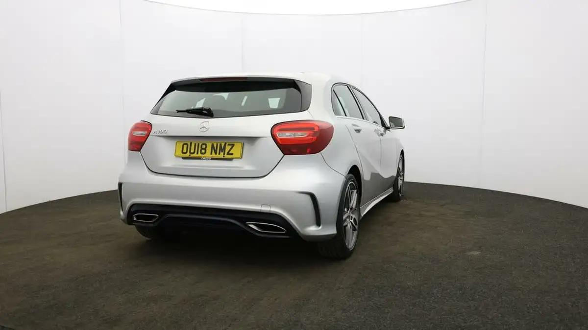 2018-mercedes-benz-a-class-16-a180-amg-line-ss-big-52