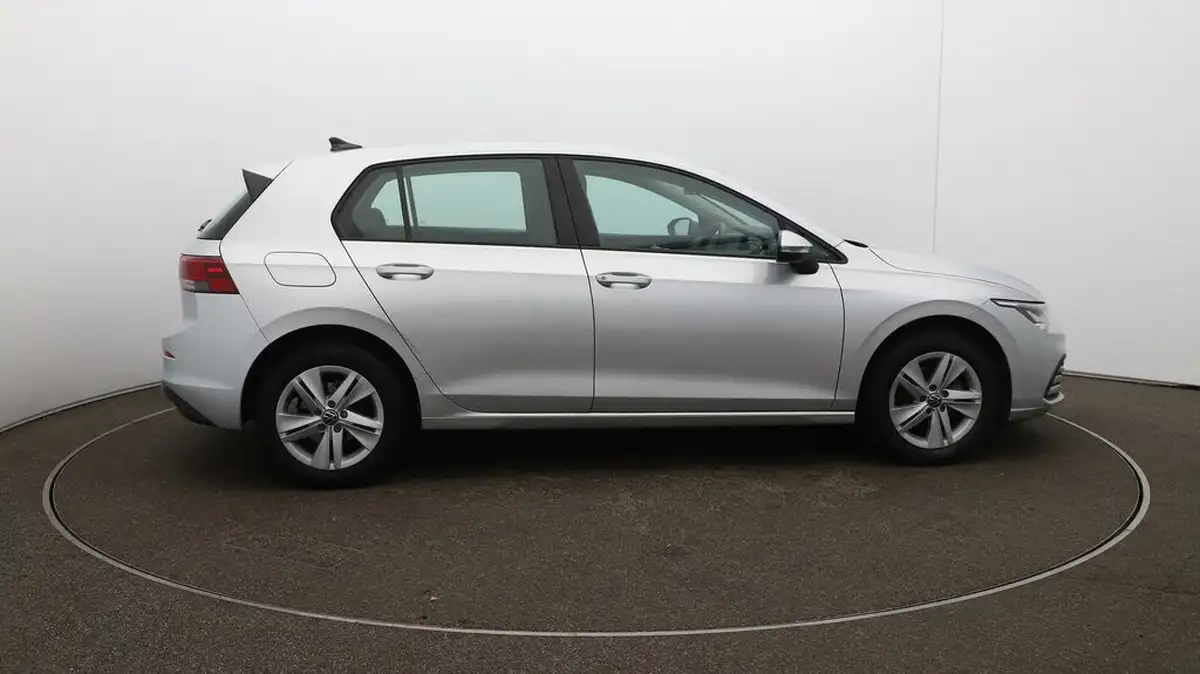 2022-volkswagen-golf-10-tsi-life-hatchback-big-8