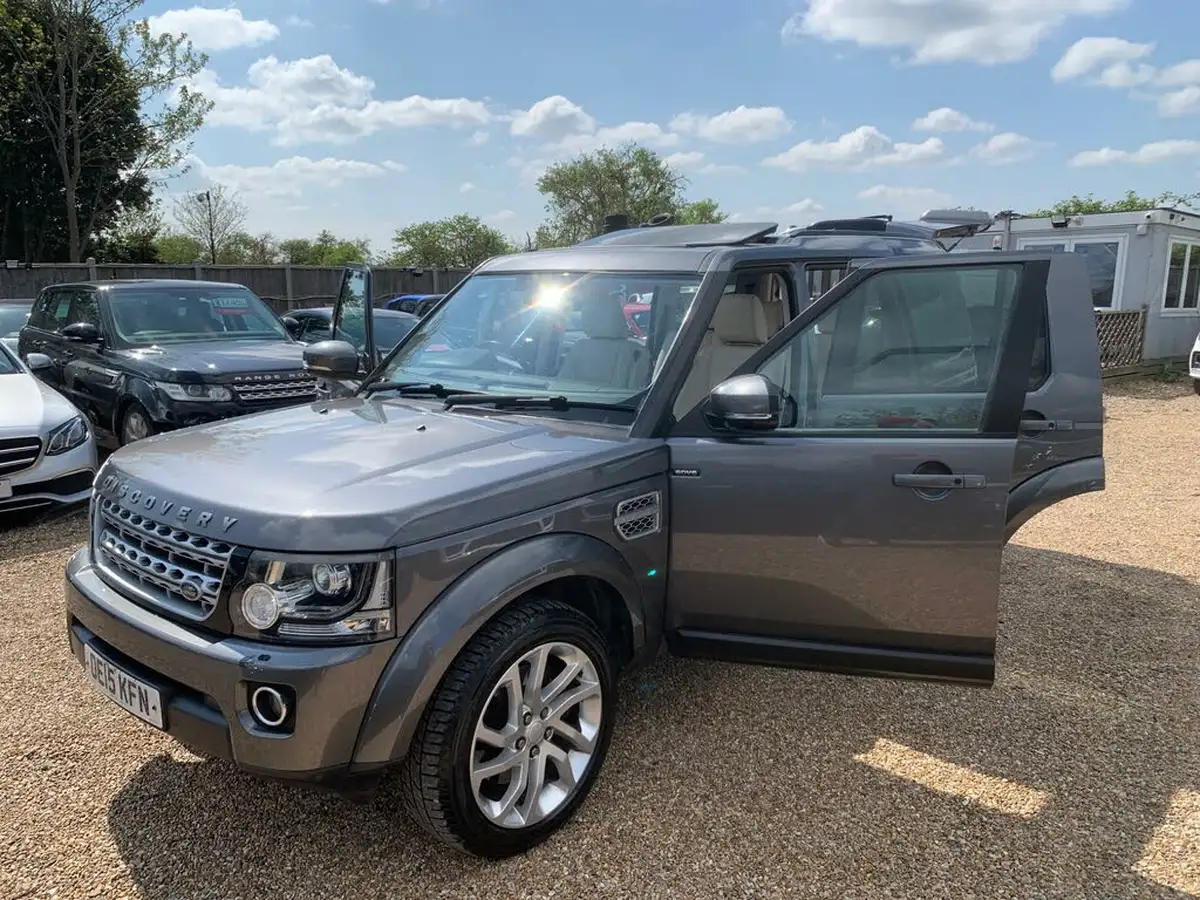 2015-land-rover-discovery-4-30-sd-v6-hse-big-64