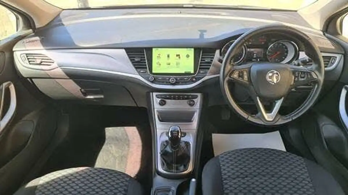 2018-vauxhall-astra-16cdti-tech-line-nav-110ps-ssecotec-hatchback-big-23