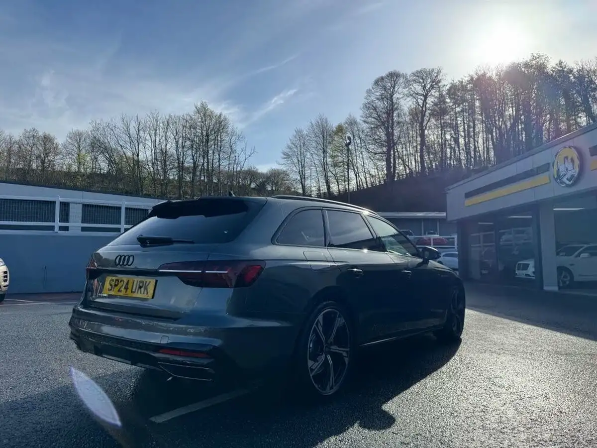 2024-audi-a4-avant-20-40-tfsi-black-edition-big-4