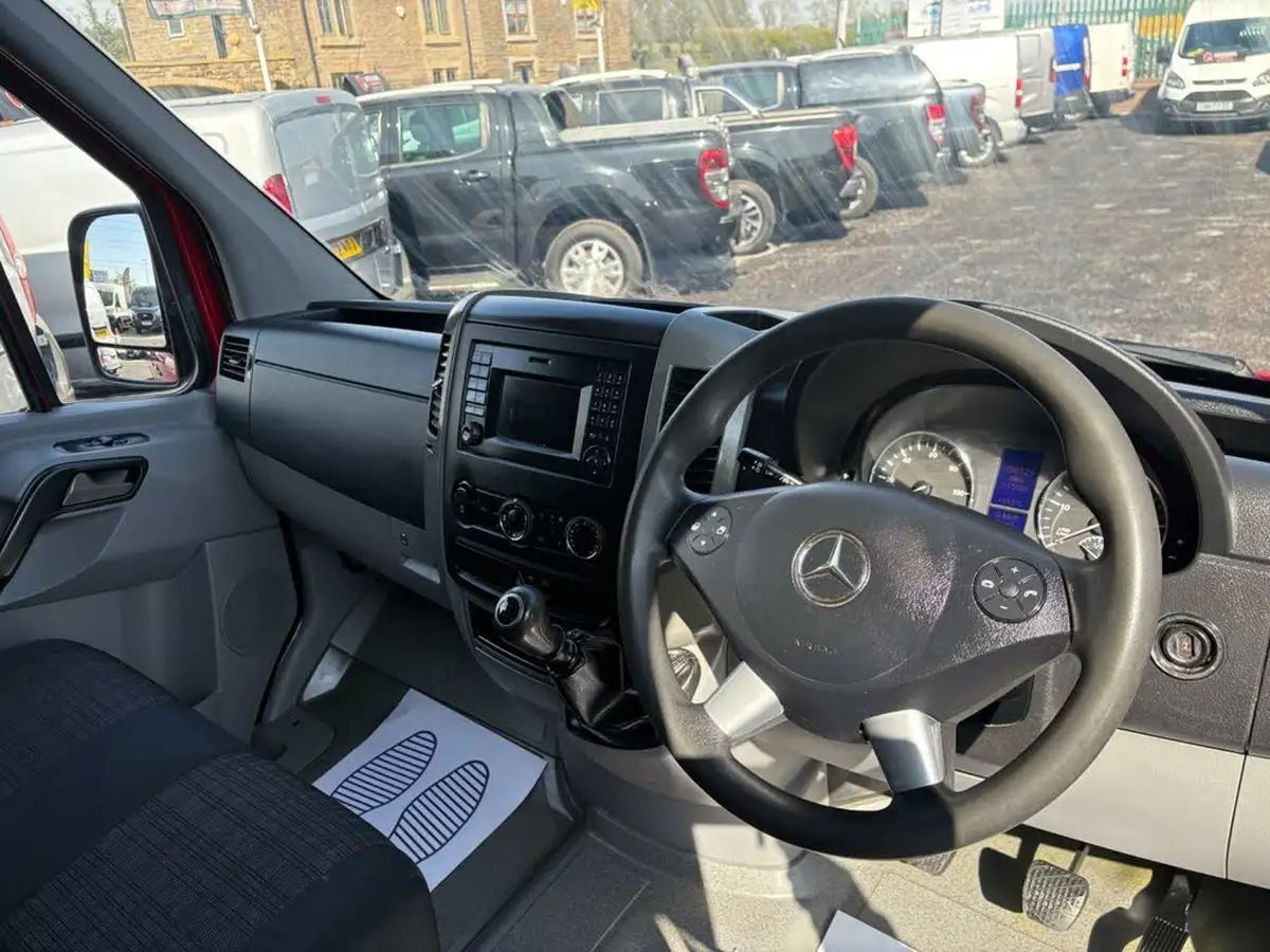 2017-mercedes-benz-sprinter-big-21