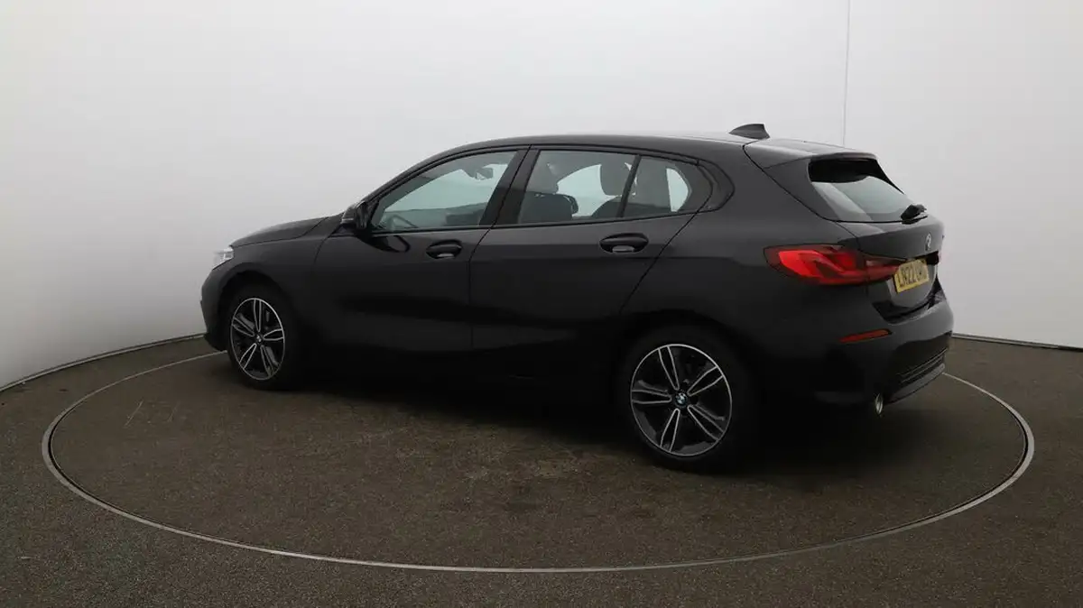 2022-bmw-1-series-15td-116d-sport-dct-big-28