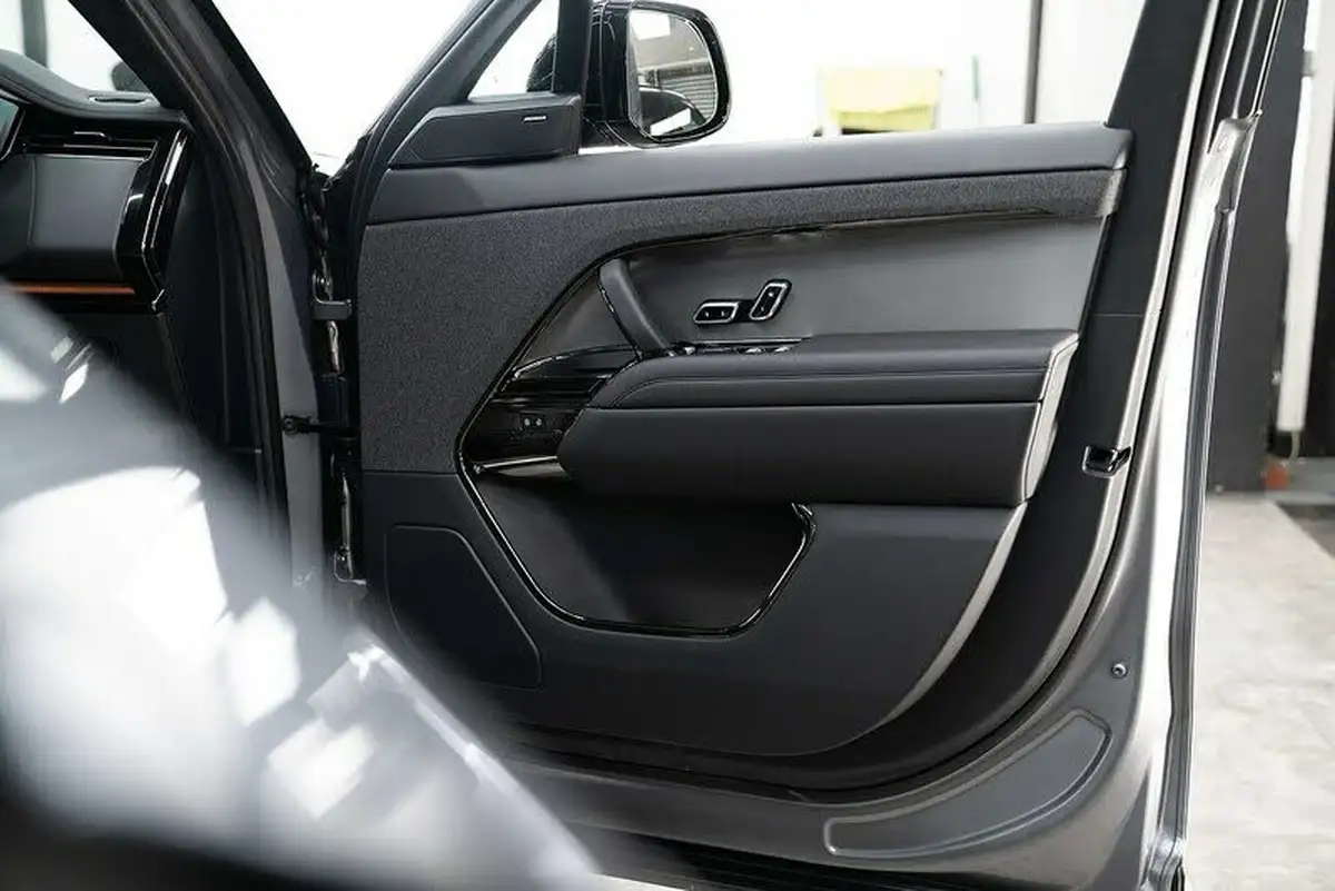 2023-land-rover-range-rover-sport-30-d300-se-big-17