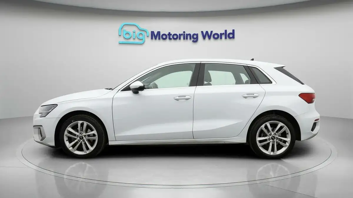 2023-audi-a3-15-35-tfsi-sportback-5d-s-tronic-big-3