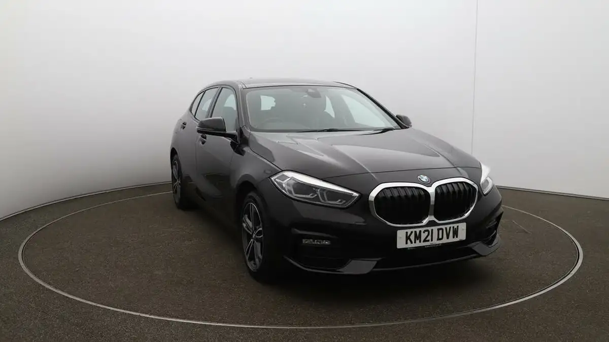 2021-bmw-1-series-15-118i-sport-lcp-big-33