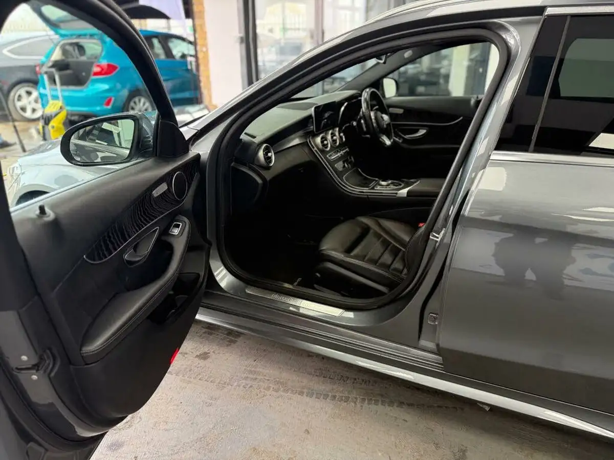 2019-mercedes-benz-c-class-20d-c300d-amg-line-245ps-ss-estate-5d-big-59