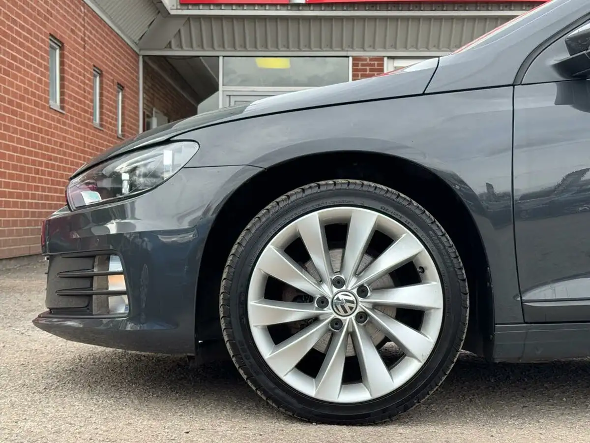 2017-volkswagen-scirocco-14-tsi-gt-ss-big-21