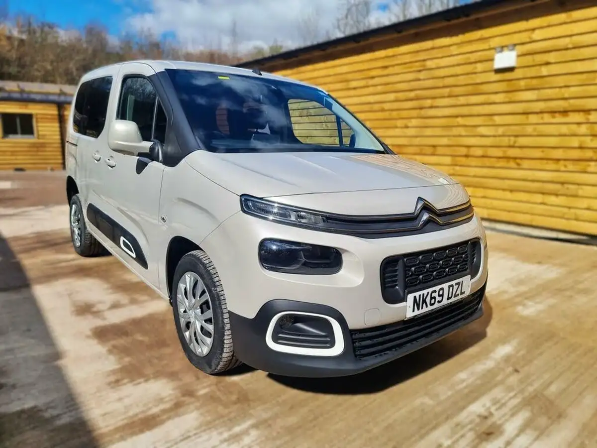 2020-citroen-berlingo-15bluehdi-feel-m-size-100ps-big-3