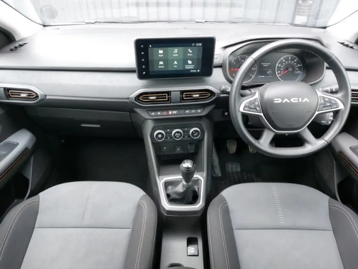 2023-dacia-sandero-stepway-10-tce-essential-90bhp-big-2