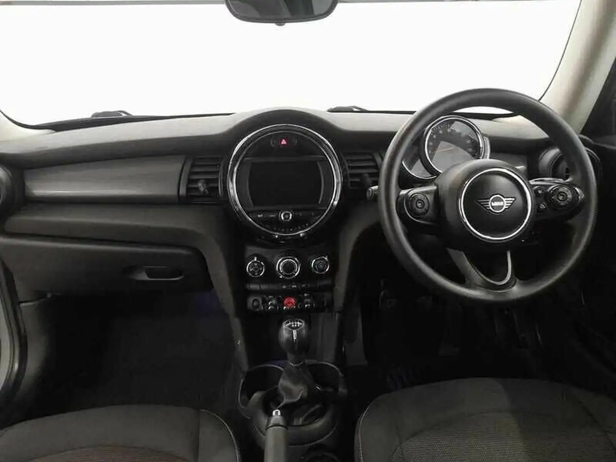2019-mini-cooper-15-cooper-classic-hatchback-3d-big-16