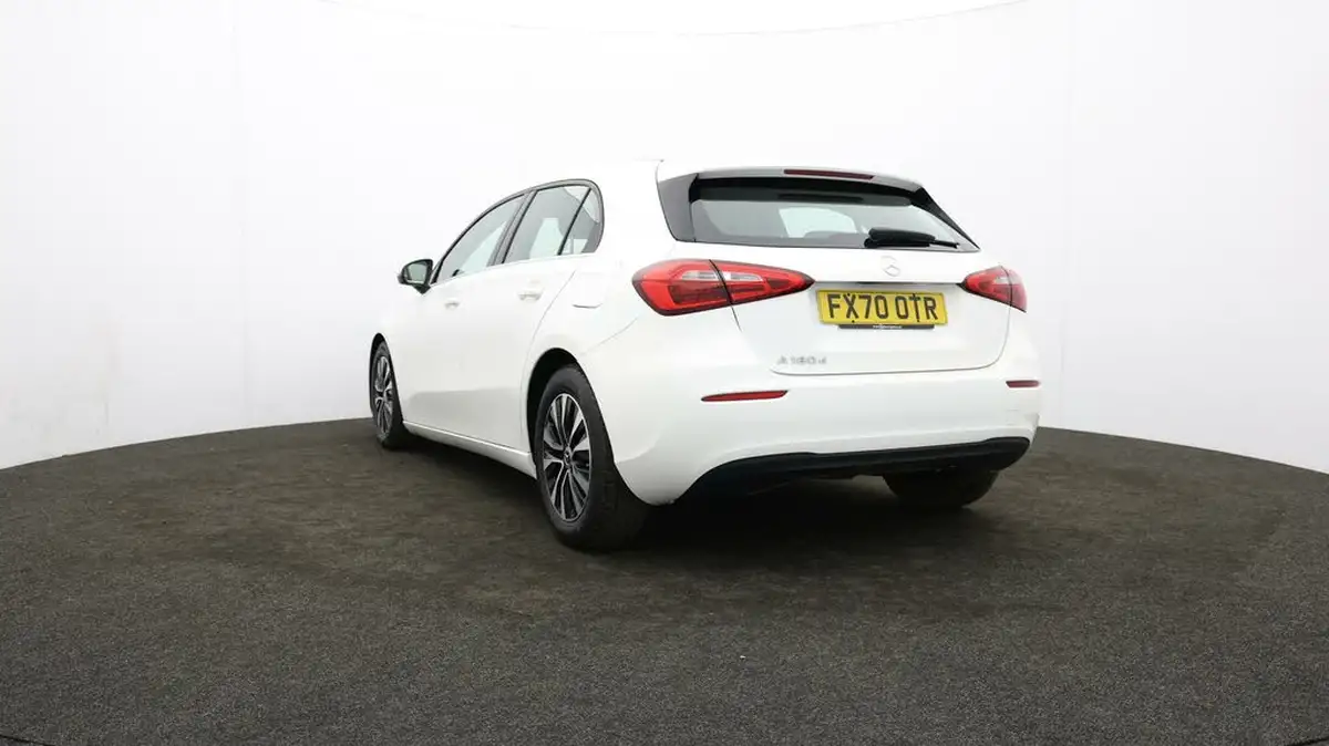 2020-mercedes-benz-a-class-15d-a180d-se-big-70