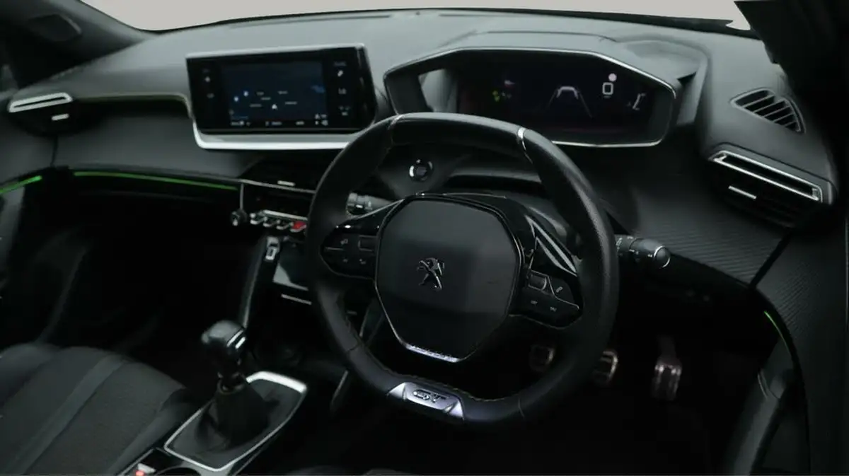 2022-peugeot-2008-suv-12-puretech-gt-big-9