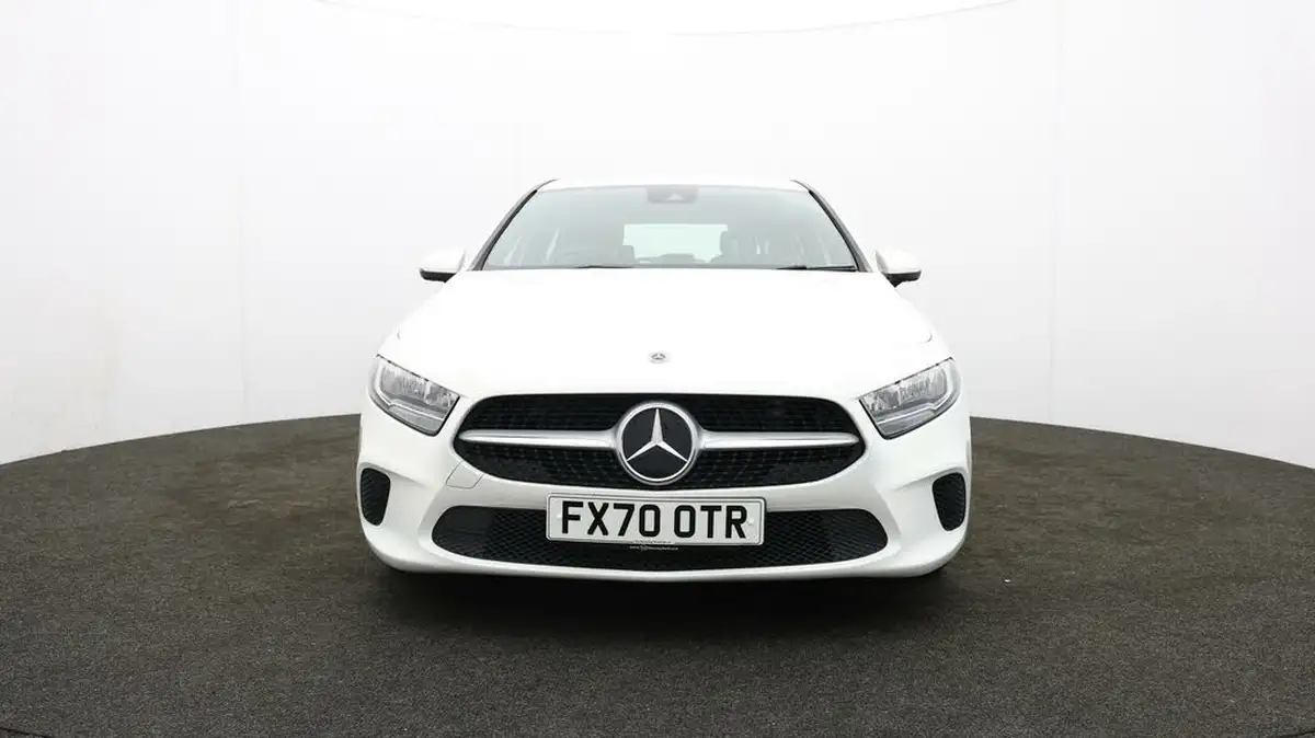 2020-mercedes-benz-a-class-15d-a180d-se-big-46