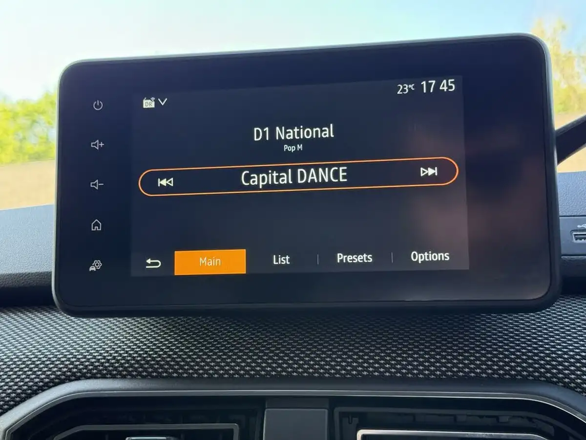 2021-dacia-sandero-10-tce-comfort-90bhp-big-21