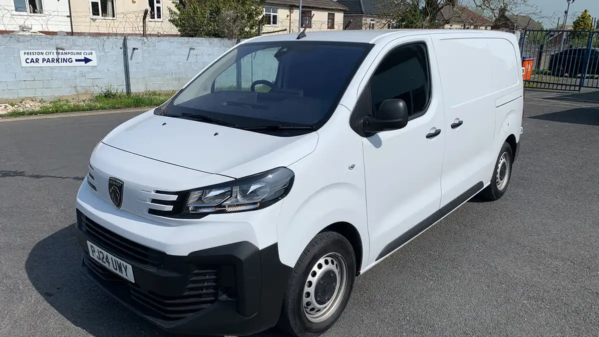 2024-peugeot-expert-20-bluehdi-professional-standard-panel-big-43