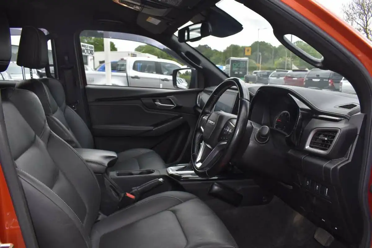 2021-isuzu-d-max-19td-v-cross-auto-big-9