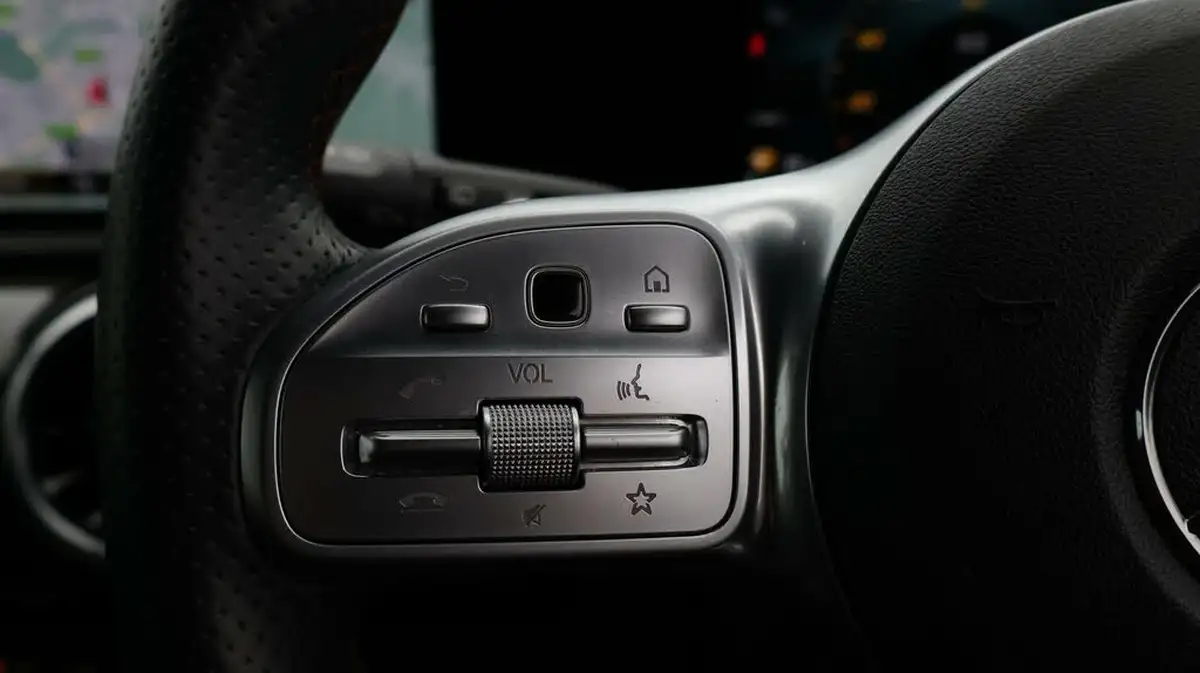 2020-mercedes-benz-a-class-13-a180-amg-line-executive-hatchback-5d-7g-dct-big-24