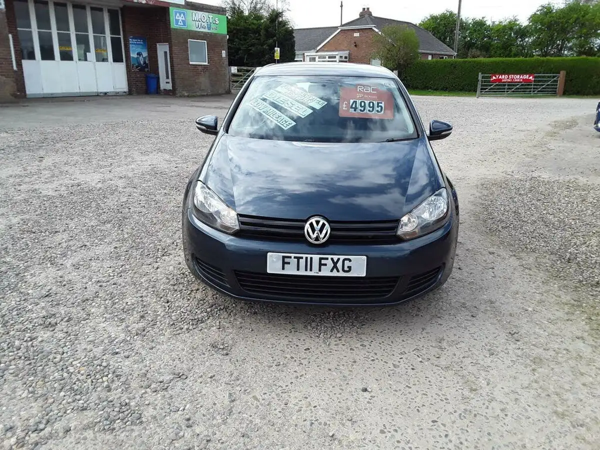 2011-volkswagen-golf-16td-s-hatchback-5d-big-1