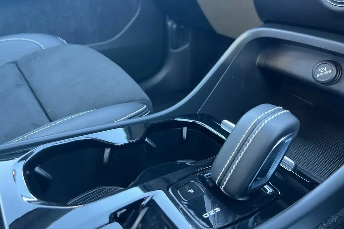 2019-volvo-xc40-20-t5-r-design-big-12