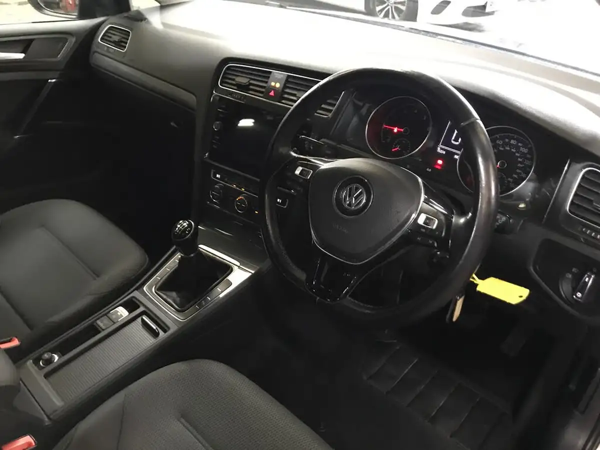 2020-volkswagen-golf-15-tsi-match-edition-130ps-hatchback-big-2
