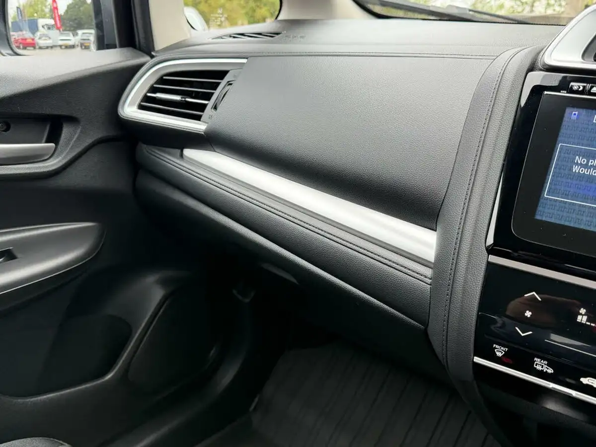 2019-honda-jazz-13-i-vtec-ex-navi-cvt-big-60