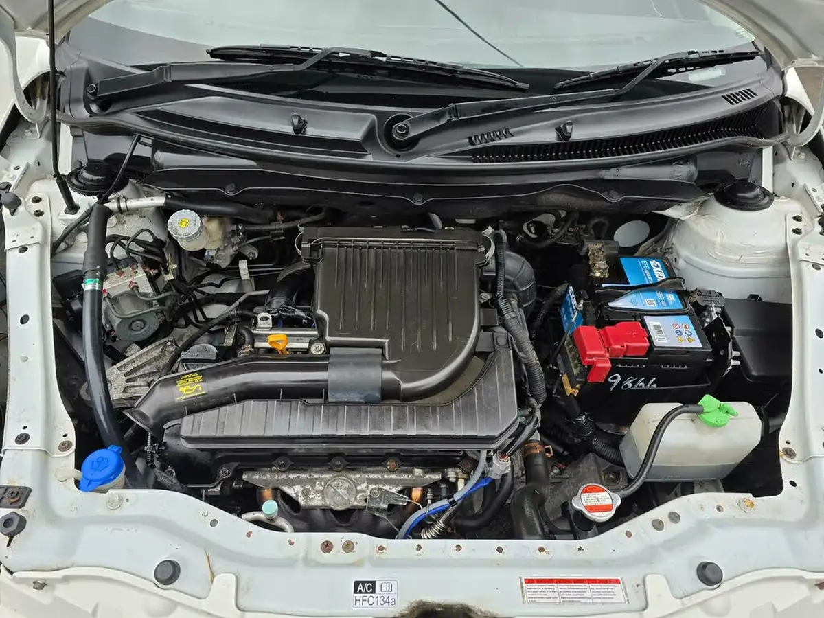 2015-suzuki-swift-12-sz4-90ps-5d-big-38