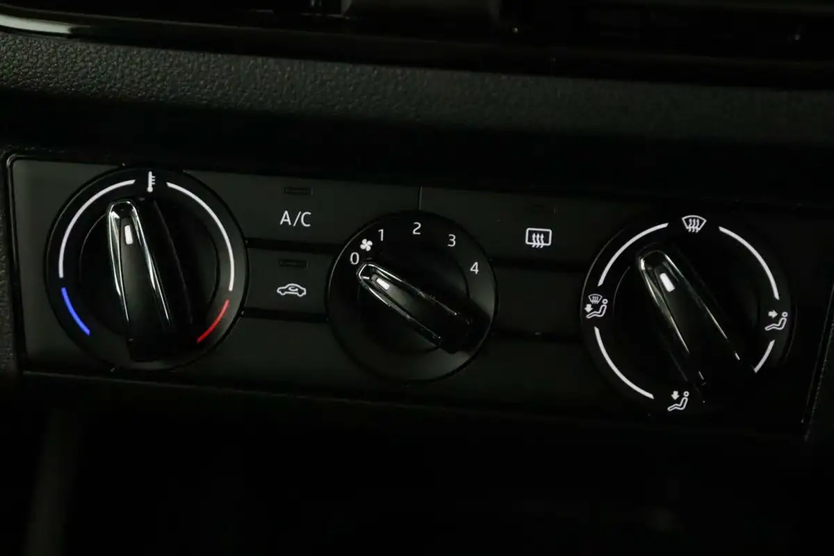 2021-skoda-kamiq-10-tsi-se-95ps-big-21