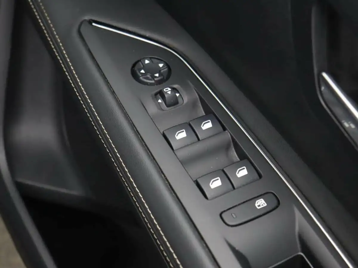 2020-peugeot-3008-suv-16-puretech-gt-line-premium-big-17