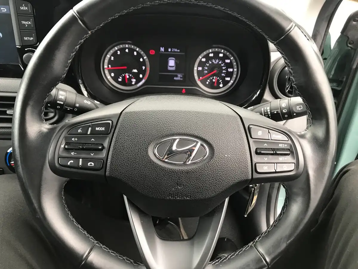 2022-hyundai-i10-12-se-connect-auto-big-21
