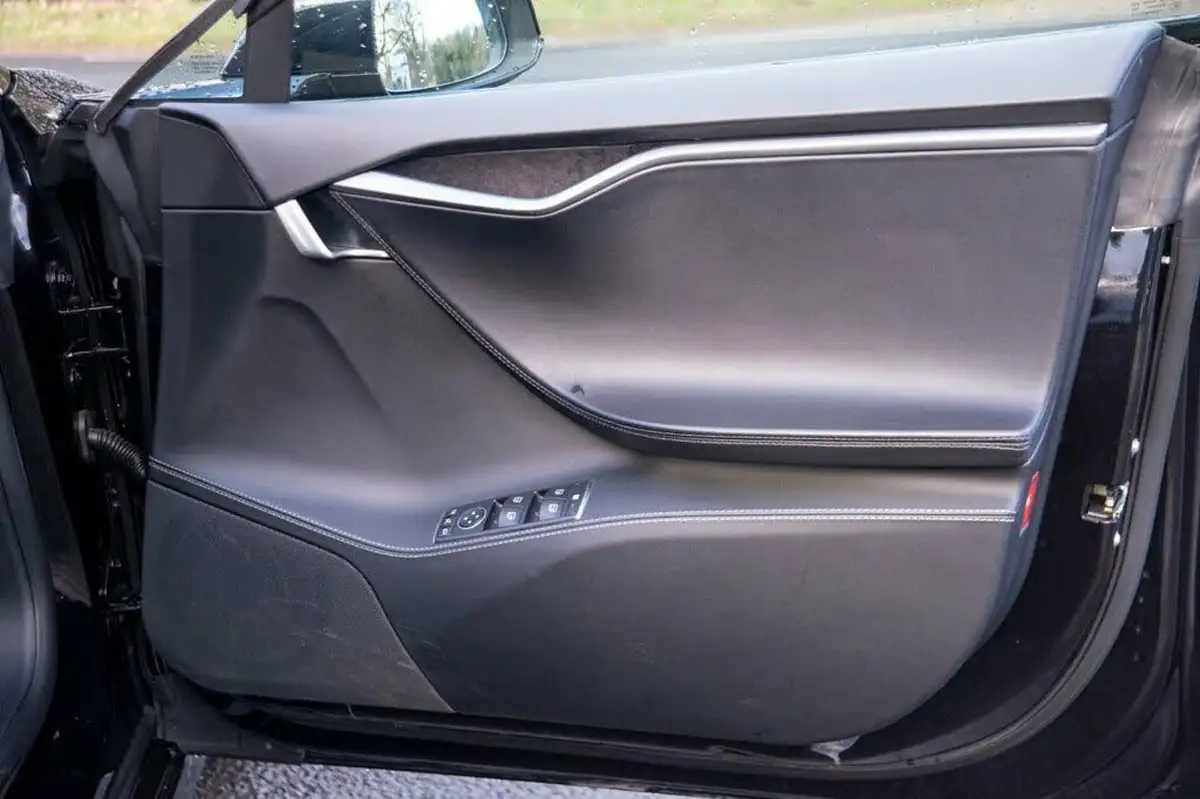 2018-tesla-model-s-e-100d-big-27