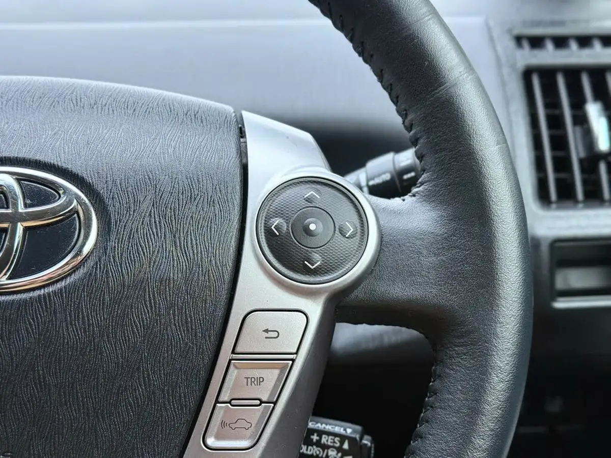 2019-toyota-prius-18-vvt-i-excel-big-23