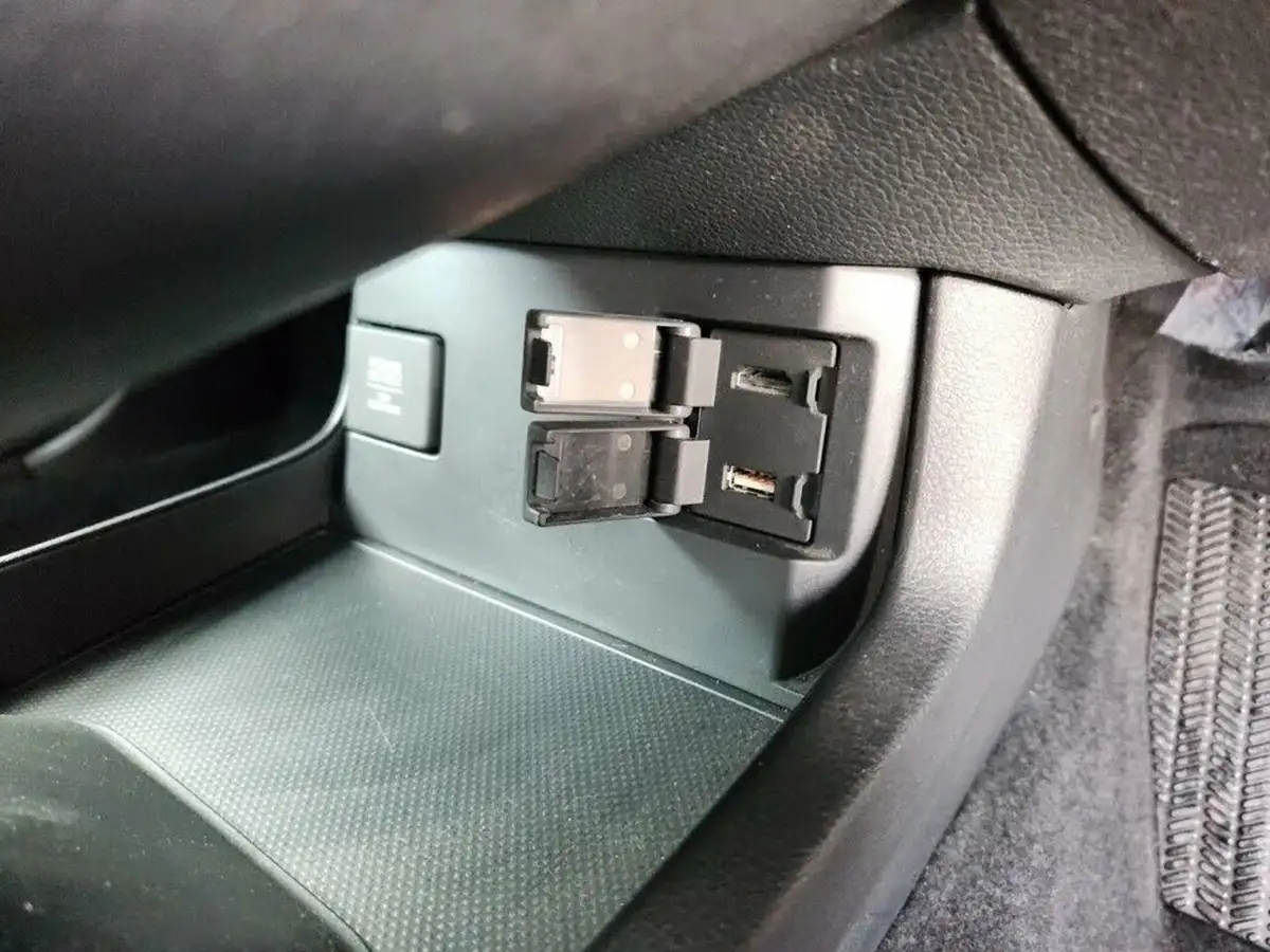 2017-honda-civic-10-vtec-turbo-sr-cvt-big-40