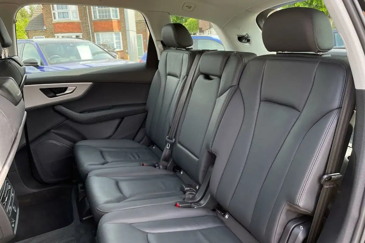 2022-audi-q7-30-55-tfsi-sport-big-36