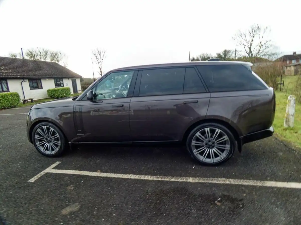 2022-land-rover-range-rover-30-d350-autobiography-big-16