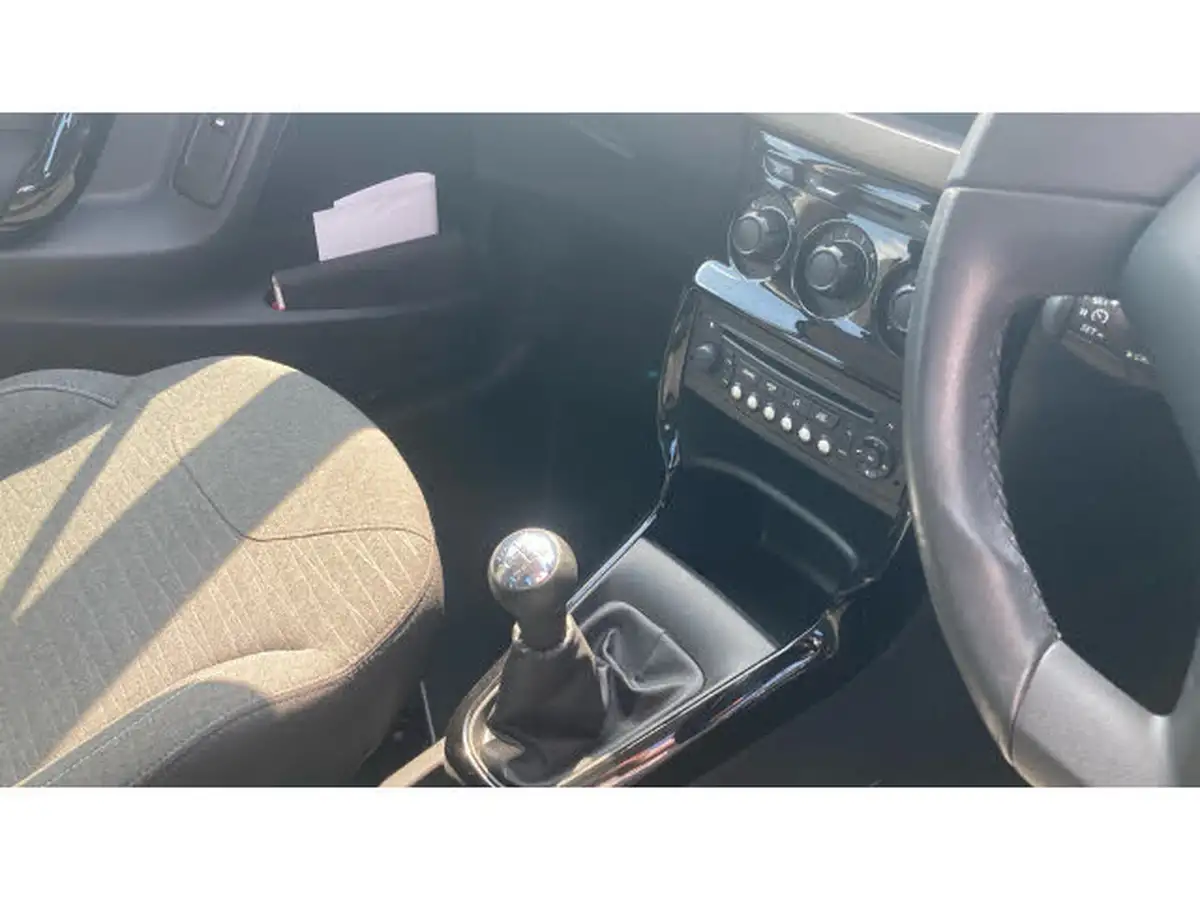 2017-citroen-c3-12-edition-big-13