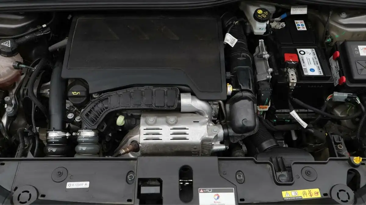 2023-peugeot-208-12-puretech-allure-premium-100ps-eat8-big-19