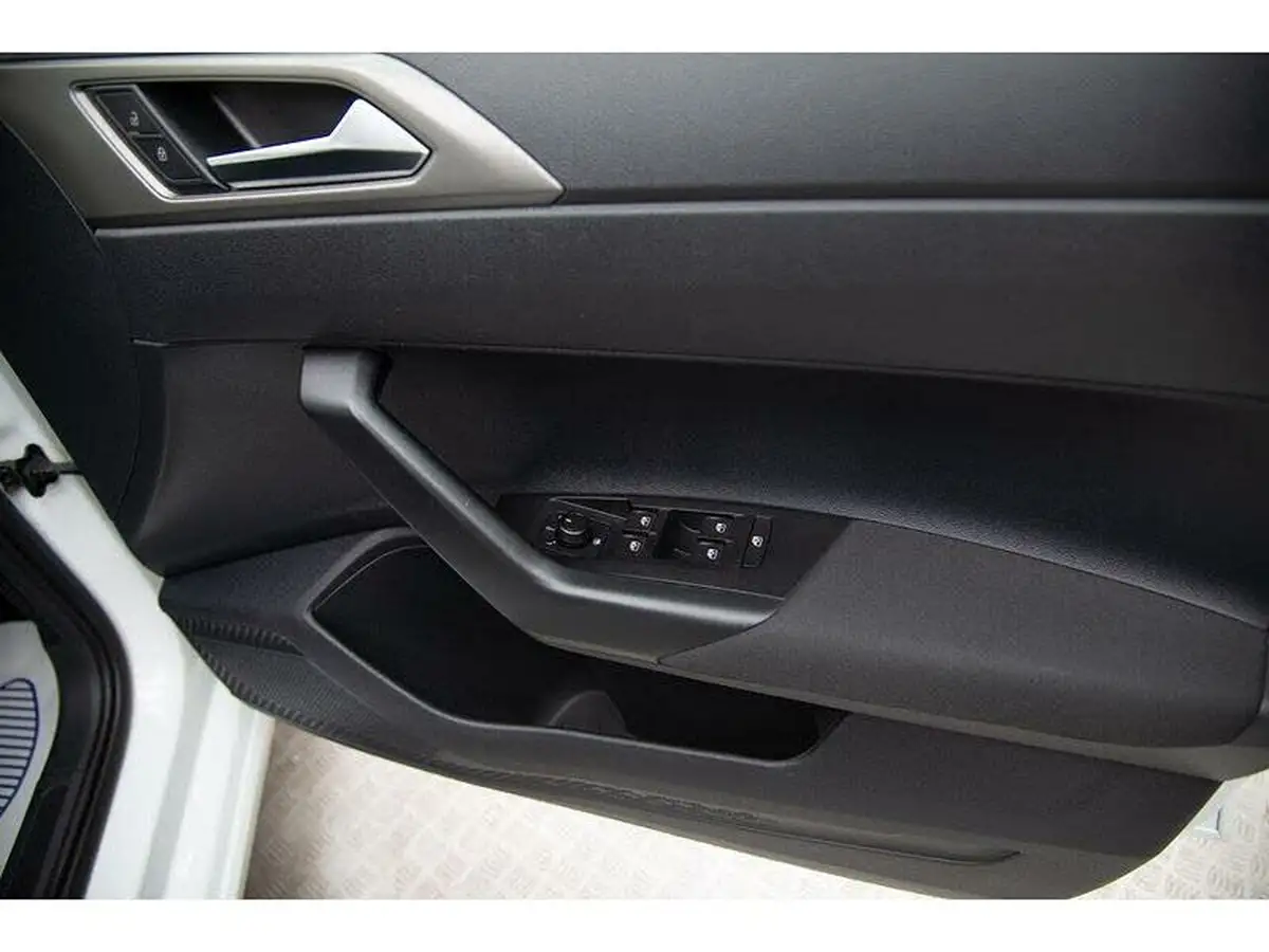 2021-volkswagen-polo-10-match-big-28