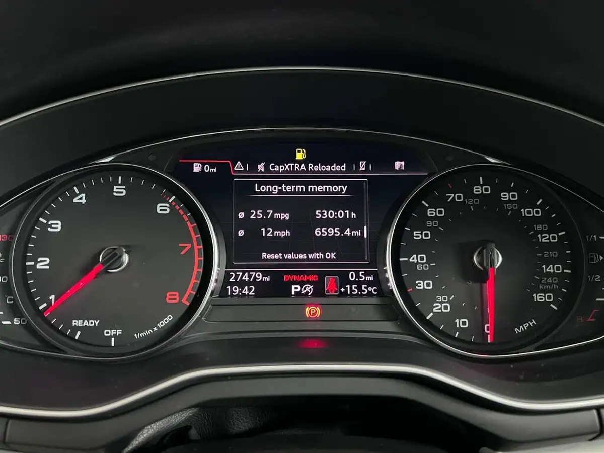 2017-audi-a4-avant-20-tfsi-s-line-tronic-big-20