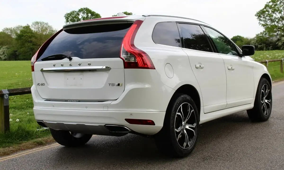 2015-volvo-xc60-big-5