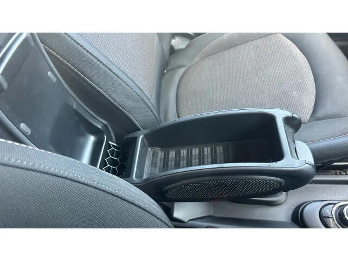2021-mini-cooper-15-one-classic-5d-big-33