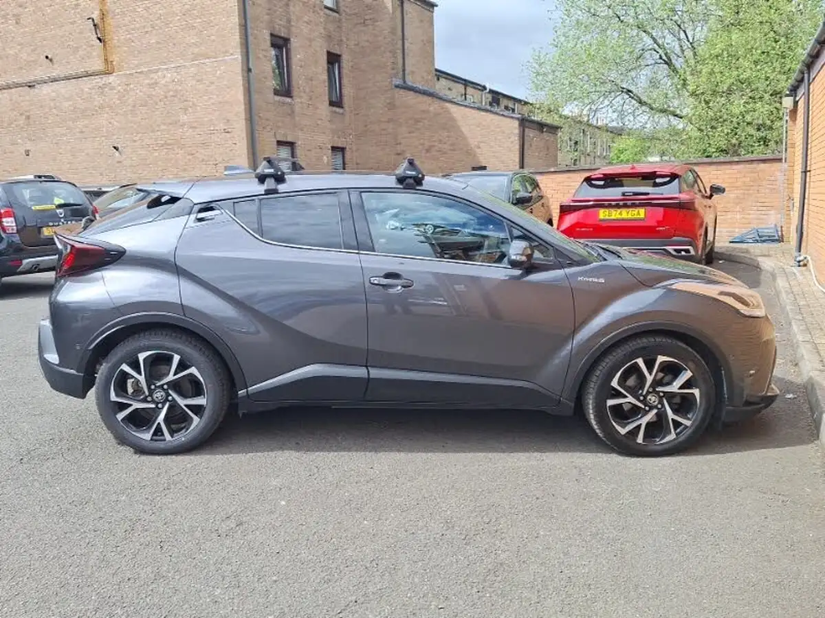 2021-toyota-c-hr-20-vvt-i-design-big-3
