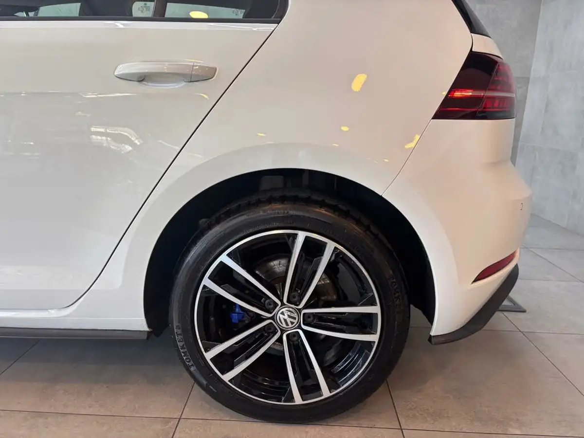 2017-volkswagen-golf-14-tsi-gte-ss-big-17
