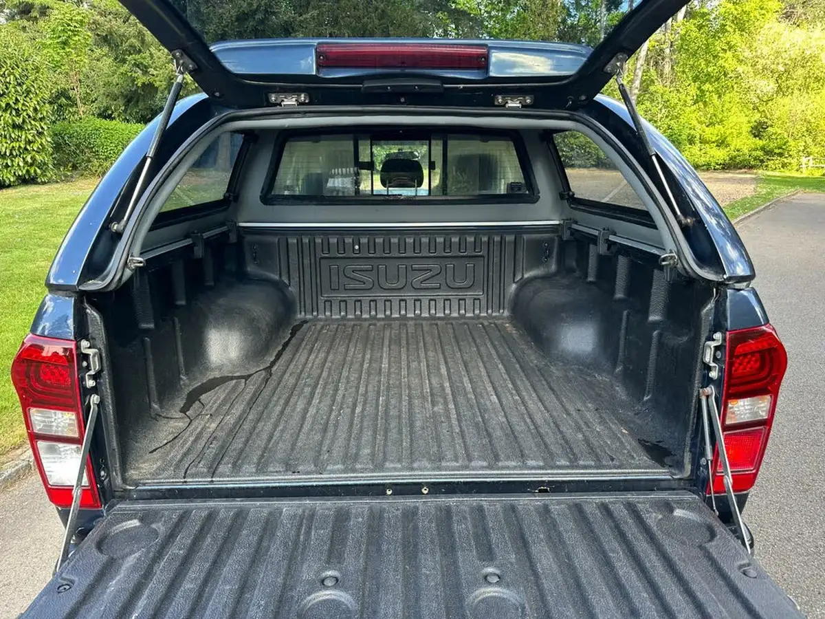 2016-isuzu-d-max-25td-yukon-huntsman-auto-big-22