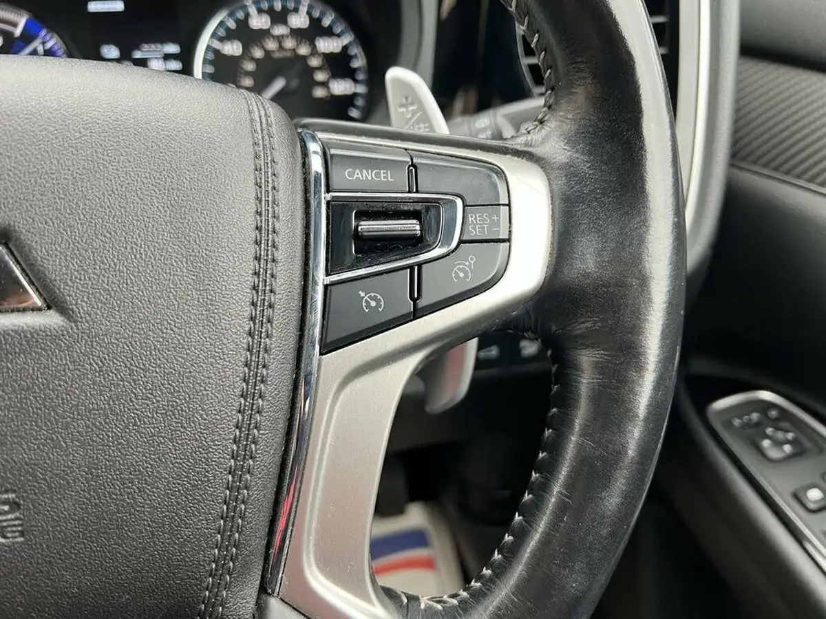2018-mitsubishi-outlander-24-5h-phev-big-52