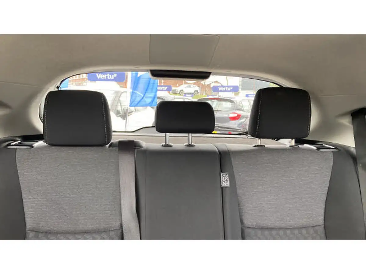 2022-toyota-yaris-15-vvt-i-design-big-14