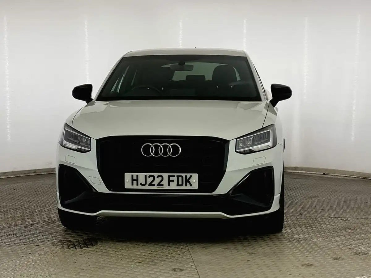 2022-audi-q2-15-35-tfsi-black-edition-s-tronic-big-1